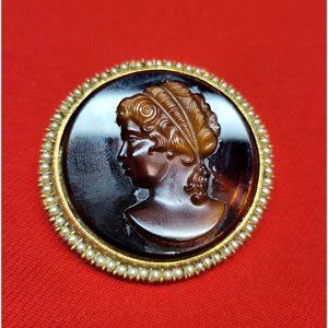 Vintage Amber Brown Glass Brooch Cameo Style Mid- Century Pin